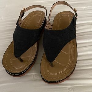 Black sandals. Size 8